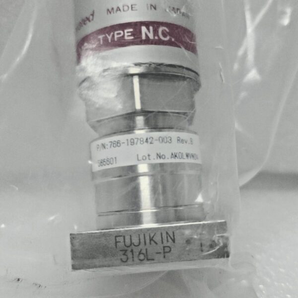 Fujikin C No 565601, 0.P. 0.5-0.6 MPa,Lam 766-197842-003 R B, N.C  Valve,+97101 - Image 3